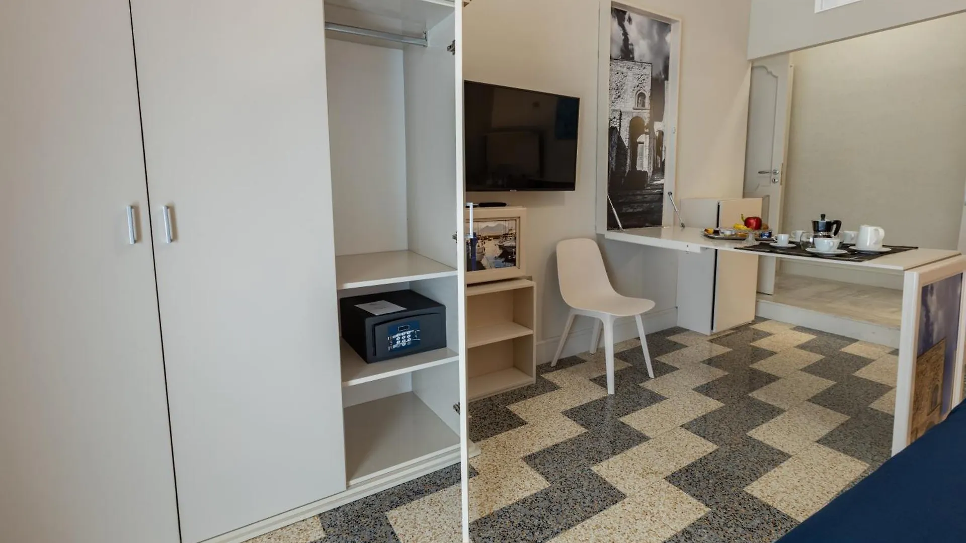 ** Pensión Hotel I 4 Elementi Nápoles Italia