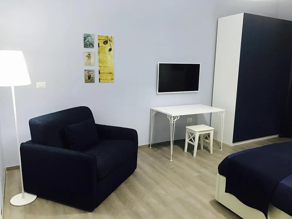 Hotel I 4 Elementi Nápoles Pensión